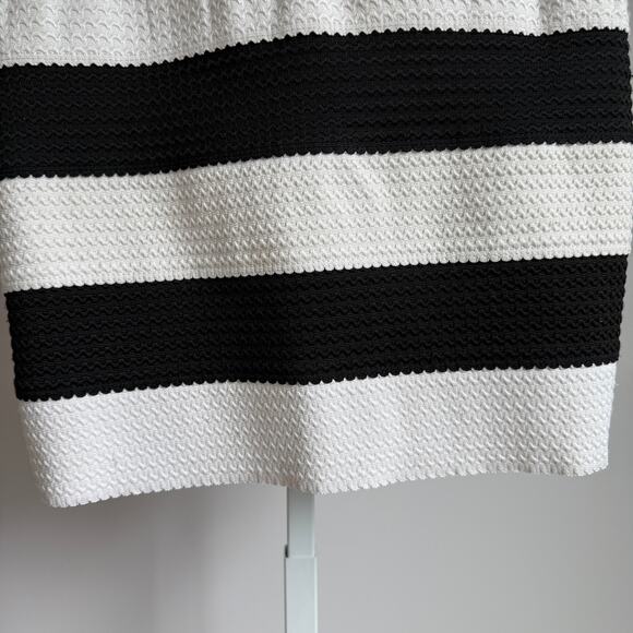 Pristine sz‎ S Black & White Striped Textured Mini Skirt - Picture 3 of 7